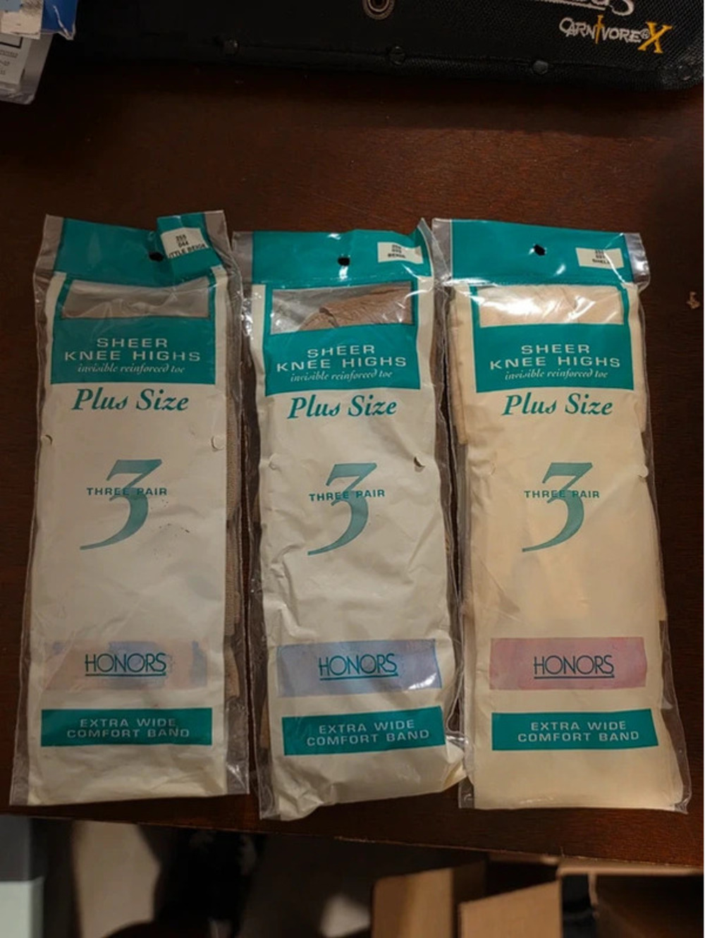 Honors Plus Size Sheer Knee Highs